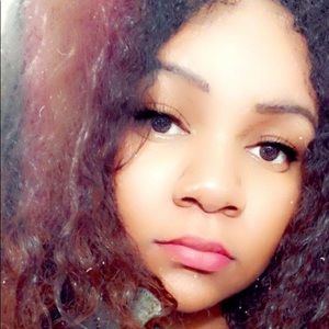 Meet your Posher, Ebony